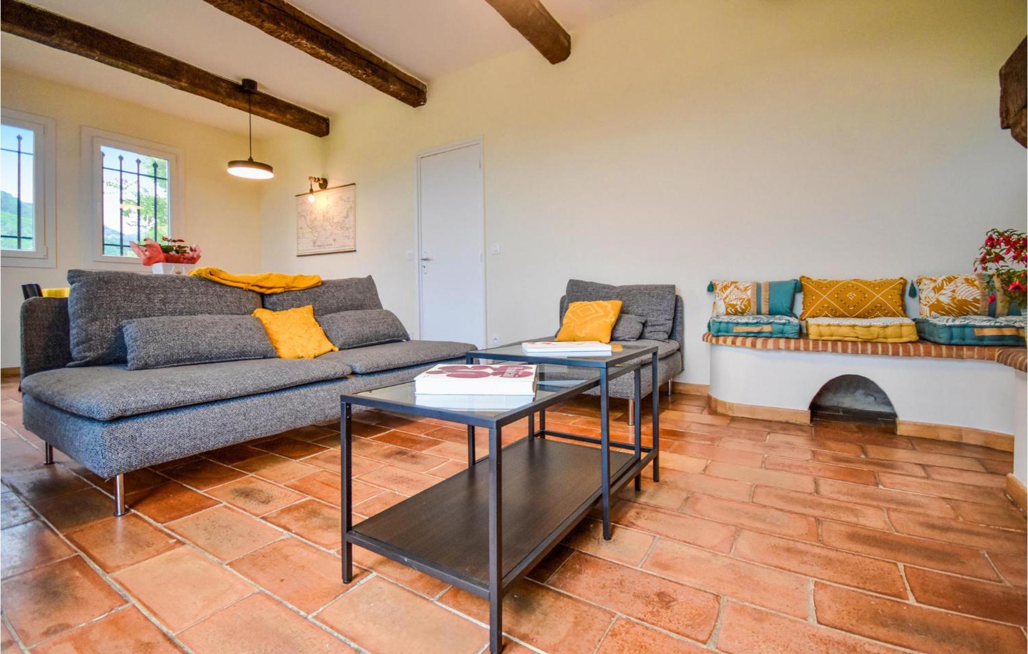 Awesome Apartment In Saint-Jeannet With Kitchen Екстериор снимка